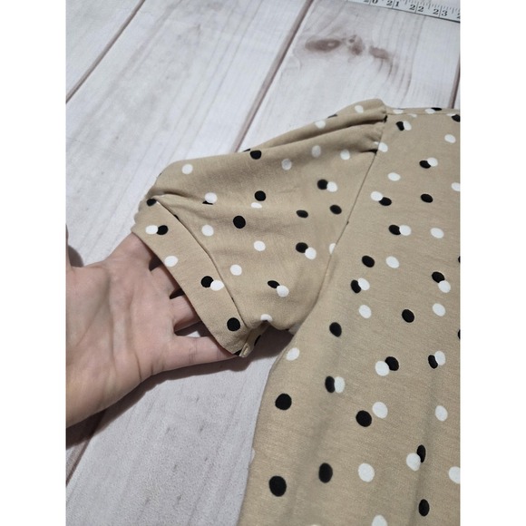 Ann Taylor Shirt Womens Medium Beige Polka Dot Puff‎ Short Sleeve Stretch Knit - Picture 3 of 7
